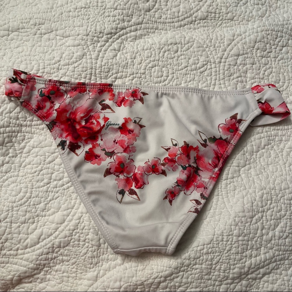 Guess‎ bikini bottoms size S